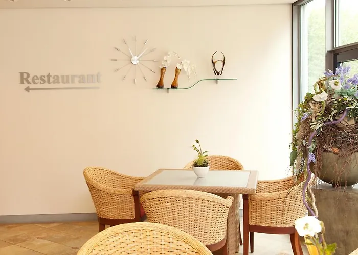 Bayerischer Hof Hotel 4*