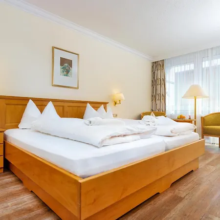 Bayerischer Hof Ξενοδοχείο 4*