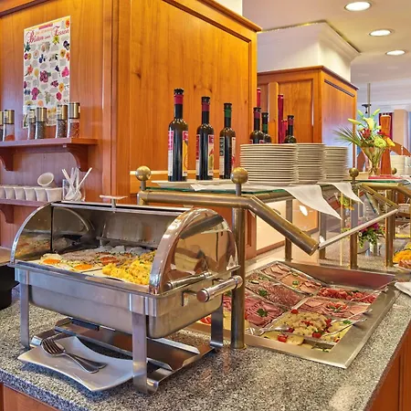 Bayerischer Hof 4*