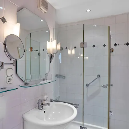 Ξενοδοχείο Bayerischer Hof 4*