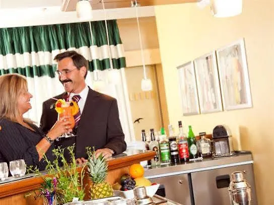 Bayerischer Hof Hotel 4*